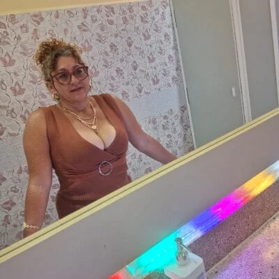 evelin_hott Stripchat Model